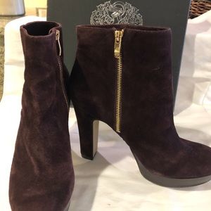 Vince Camuto Shoes - Vince Camuto brown suede bootie Vince Camuto Shoes - Vince Camuto brown suede bootie